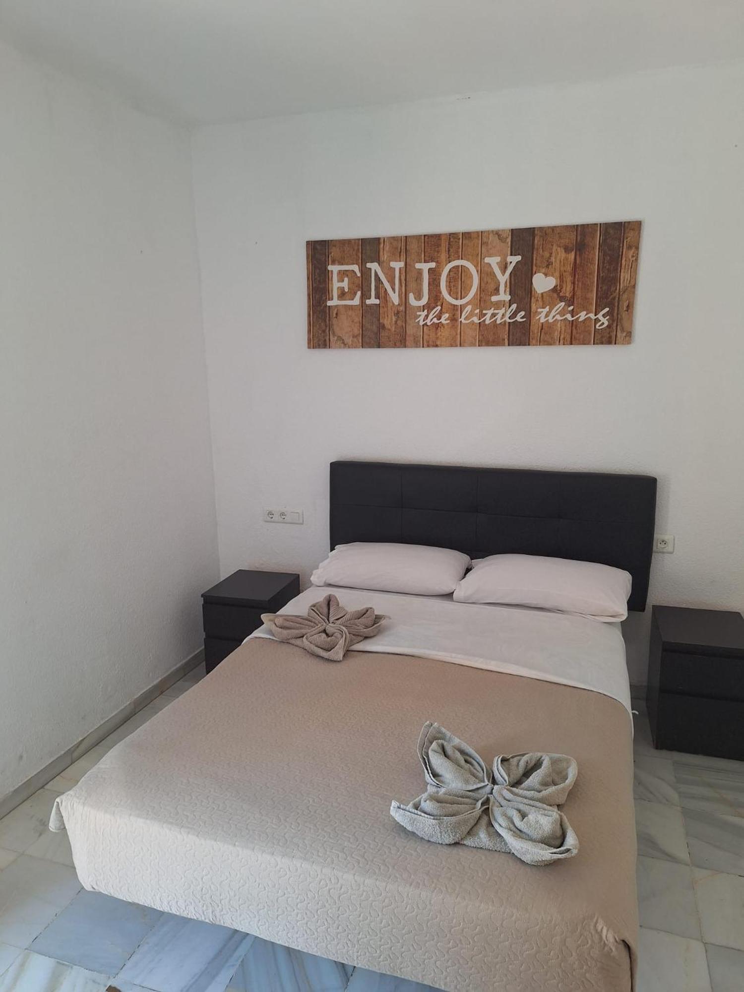 Apartamentos Centro Picasso マラガ エクステリア 写真